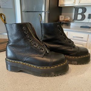 Dr. Martens Sinclair black leather Platform boot W8